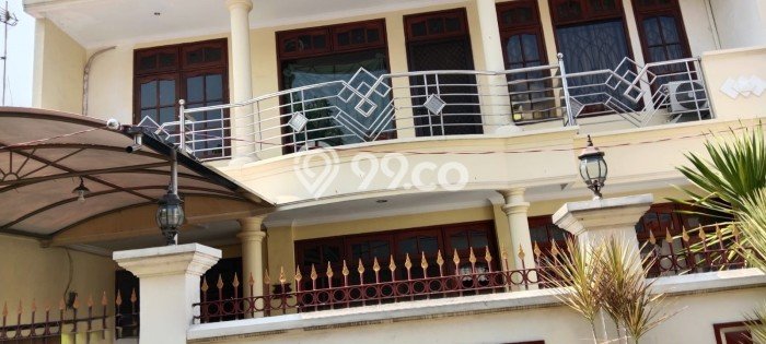 Rumah Elit Modern Tanpa Renovasi di Pakis Surabaya Rumah Elit Modern Tanpa Renovasi di Pakis Surabaya