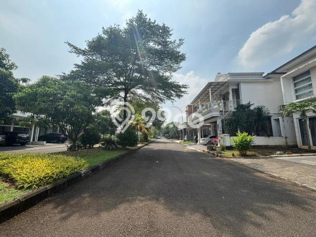 Dijual Rumah Mewah Elegan Dengan View Eksklusif di Grand Wisata, Bekasi Dijual Rumah Mewah Elegan Dengan View Eksklusif di Grand Wisata, Bekasi