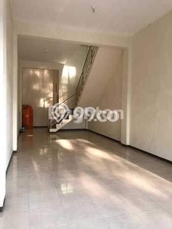 Ruko untuk disewa di Lowokwaru punya LT 54m2 & LB 162m2 harga sewa kompetitif Ruko untuk disewa di Lowokwaru punya LT 54m2 & LB 162m2 harga sewa kompetitif