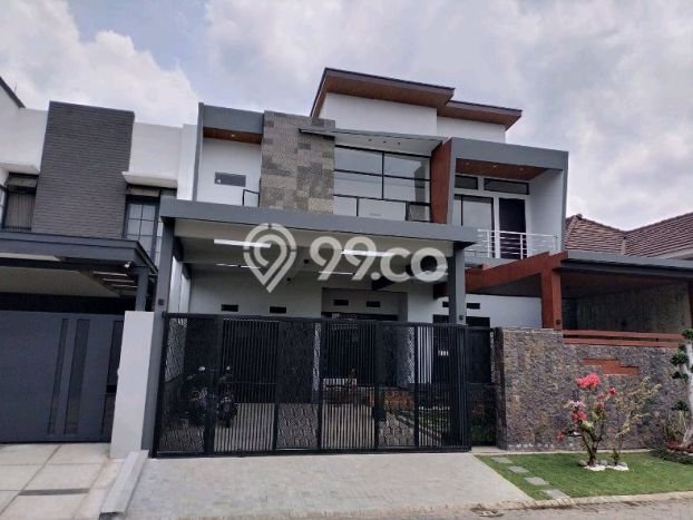 Rumah Elit Modern Tanpa Renovasi di Araya Malang Rumah Elit Modern Tanpa Renovasi di Araya Malang