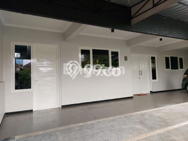 Jual Rumah Bagus Siap Huni LB 200m2 di Klojen, Malang Jual Rumah Bagus Siap Huni LB 200m2 di Klojen, Malang