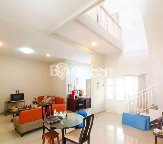 Rumah Elit LB 450m2 Siap Huni Desain Elegan di Dieng, Malang Rumah Elit LB 450m2 Siap Huni Desain Elegan di Dieng, Malang