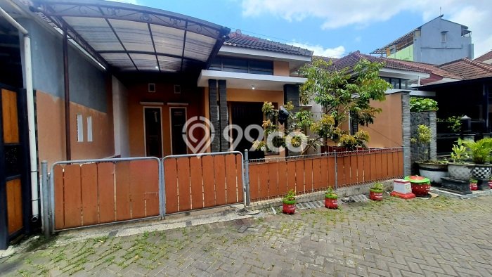 Rumah Sewa Malang LT 113m2 LB 54m2 Kawasan Soekarno Hatta Rumah Sewa Malang LT 113m2 LB 54m2 Kawasan Soekarno Hatta