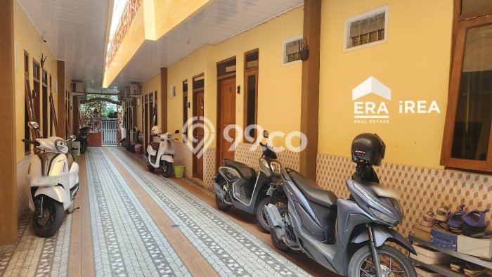 Dijual Kost di Kawasan Banjarsari, Solo, Spesifikasi 66 KT, 66 KM, 950m2 Dijual Kost di Kawasan Banjarsari, Solo, Spesifikasi 66 KT, 66 KM, 950m2