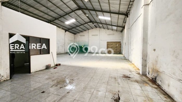 Gudang untuk disewa di Kartasura punya LT 846m2 & LB 378m2 harga sewa kompetitif Gudang untuk disewa di Kartasura punya LT 846m2 & LB 378m2 harga sewa kompetitif