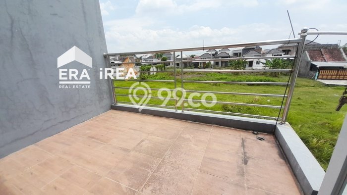 Rumah Modern Minimalis 3 Kamar Bisa Langsung Pindah di Solo Baru Rumah Modern Minimalis 3 Kamar Bisa Langsung Pindah di Solo Baru