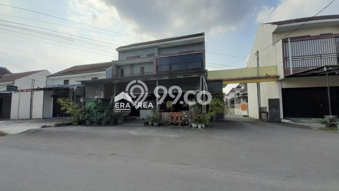 Area Ramai! Ruko Dijual di Kartasura untuk Bisnis Luas Bangunan 200m2 Area Ramai! Ruko Dijual di Kartasura untuk Bisnis Luas Bangunan 200m2