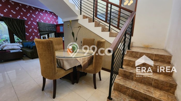 Hunian Mewah LB 250m2 Siap Pakai Desain Elegan di Penumping, Surakarta Hunian Mewah LB 250m2 Siap Pakai Desain Elegan di Penumping, Surakarta