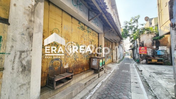 Untuk Dijual Komersial di Pasar Kliwon Solo LT 230m2 / LB 230m2 Untuk Dijual Komersial di Pasar Kliwon Solo LT 230m2 / LB 230m2
