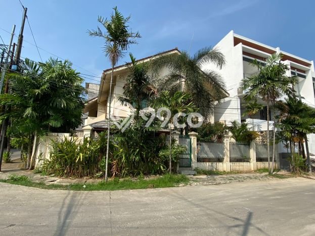 Dijual Rumah Premium dengan Fasilitas Sekitar Komplit di Kebayoran Baru, Jakarta Selatan Dijual Rumah Premium dengan Fasilitas Sekitar Komplit di Kebayoran Baru, Jakarta Selatan