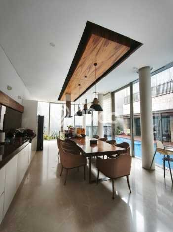 Hunian Mewah LB 1000m2 Siap Pakai Desain Elegan di Alam Sutera, Tangerang Hunian Mewah LB 1000m2 Siap Pakai Desain Elegan di Alam Sutera, Tangerang