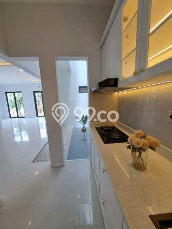 Rumah Elit Modern Tanpa Renovasi di BSD Nusaloka Tangerang Rumah Elit Modern Tanpa Renovasi di BSD Nusaloka Tangerang