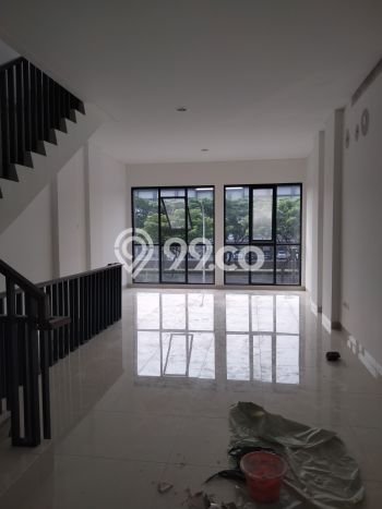 Ruko Strategis di BSD, Luas 156m², Mainroad, Tingkat Keramaian Tinggi Ruko Strategis di BSD, Luas 156m², Mainroad, Tingkat Keramaian Tinggi