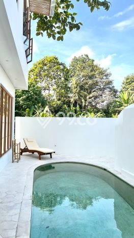 Tempat Strategis! Vila Kawasan Canggu, Area 150m2m², Kondisi Prima Tempat Strategis! Vila Kawasan Canggu, Area 150m2m², Kondisi Prima