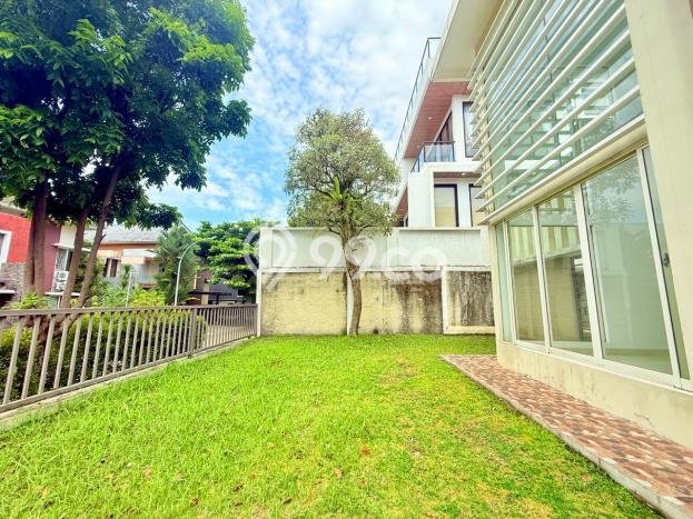 Rumah Luxury Modern Tanpa Renovasi di Sentul City Bogor Rumah Luxury Modern Tanpa Renovasi di Sentul City Bogor