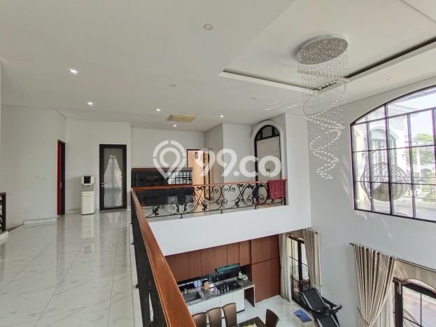 PENAWARAN TERBAIK! Rumah Strategis di Sentul City, Luas 459m² Bangunan 500m² PENAWARAN TERBAIK! Rumah Strategis di Sentul City, Luas 459m² Bangunan 500m²