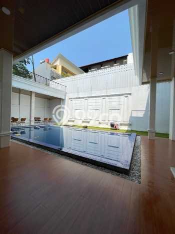 Hunian Elit LB 1100m2 Siap Pakai Desain Elegan di Sentul City, Bogor Hunian Elit LB 1100m2 Siap Pakai Desain Elegan di Sentul City, Bogor