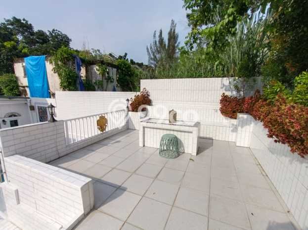 Rumah Mewah LB 300m2 Siap Pakai Desain Elegan di Sentul City, Bogor Rumah Mewah LB 300m2 Siap Pakai Desain Elegan di Sentul City, Bogor
