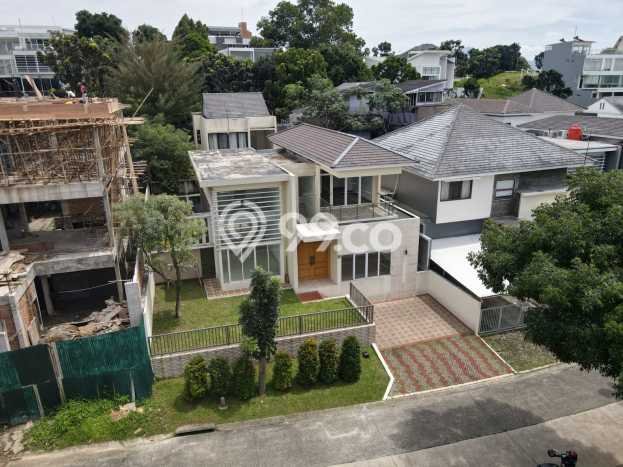 Rumah Mewah LB 299m2 Siap Huni Desain Elegan di Sentul City, Bogor Rumah Mewah LB 299m2 Siap Huni Desain Elegan di Sentul City, Bogor