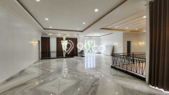 Hunian Elit LB 1100m2 Siap Pakai Desain Elegan di Sentul City, Bogor Hunian Elit LB 1100m2 Siap Pakai Desain Elegan di Sentul City, Bogor