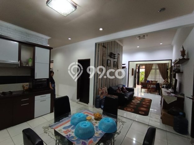 Dijual Rumah 4 Kamar Lokasi Ideal Bagus dan Strategis di Arcamanik Dijual Rumah 4 Kamar Lokasi Ideal Bagus dan Strategis di Arcamanik