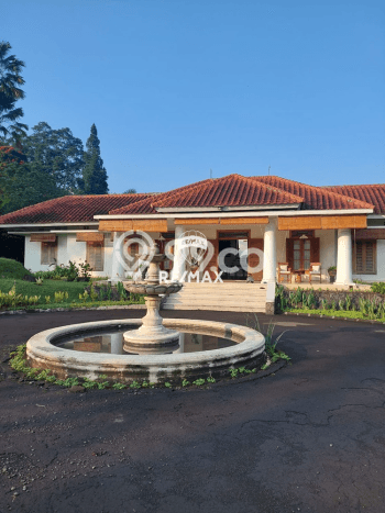 Available Vila untuk Disewa Kawasan Cisarua, Luas 11000m2m², Dekat Mudah Pusat Kota Available Vila untuk Disewa Kawasan Cisarua, Luas 11000m2m², Dekat Mudah Pusat Kota