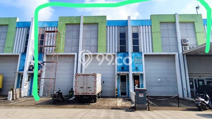Unit Gudang Dijual di Jakarta Barat LT 120m2 & LB 120m2 Unit Gudang Dijual di Jakarta Barat LT 120m2 & LB 120m2