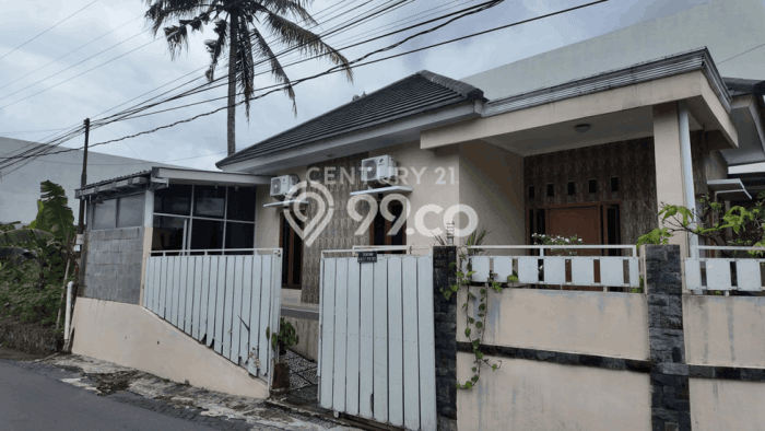 Dijual Cepat Rumah Bagus Siap Huni LB 90m2 di Ngaglik, Sleman Dijual Cepat Rumah Bagus Siap Huni LB 90m2 di Ngaglik, Sleman
