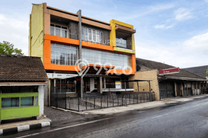 Area Ramai! Ruko Dijual di Kotagede untuk Bisnis Luas Bangunan 1300m2 Area Ramai! Ruko Dijual di Kotagede untuk Bisnis Luas Bangunan 1300m2