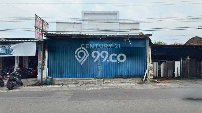Unit Ruko Dijual di Sleman LT 136m2 & LB 136m2 Unit Ruko Dijual di Sleman LT 136m2 & LB 136m2