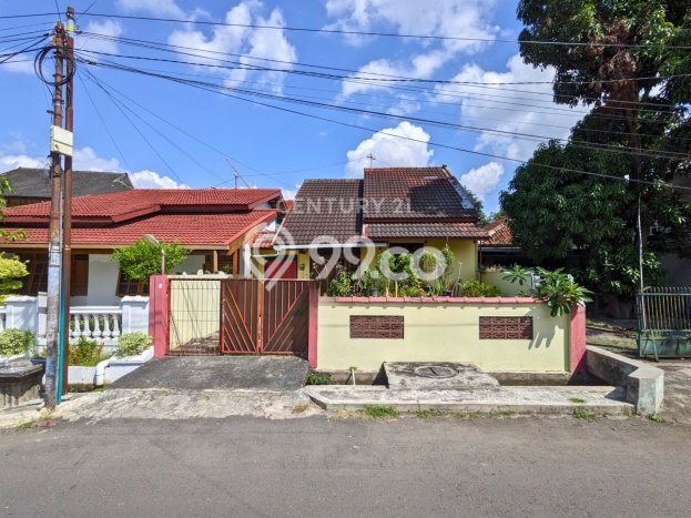Dijual Cepat Rumah Bagus Siap Huni LB 215m2 di Umbulharjo, Yogyakarta Dijual Cepat Rumah Bagus Siap Huni LB 215m2 di Umbulharjo, Yogyakarta