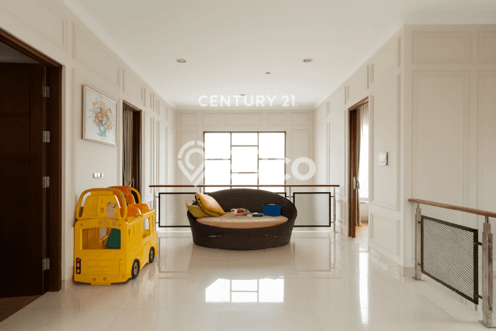Hunian Mewah LB 210m2 Siap Pakai Desain Elegan di Maguwoharjo, Yogyakarta Hunian Mewah LB 210m2 Siap Pakai Desain Elegan di Maguwoharjo, Yogyakarta