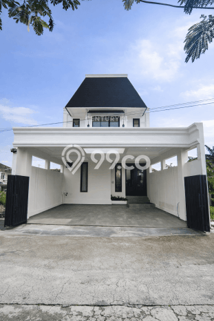Rumah Elit Modern Tanpa Renovasi di Maguwoharjo Yogyakarta Rumah Elit Modern Tanpa Renovasi di Maguwoharjo Yogyakarta