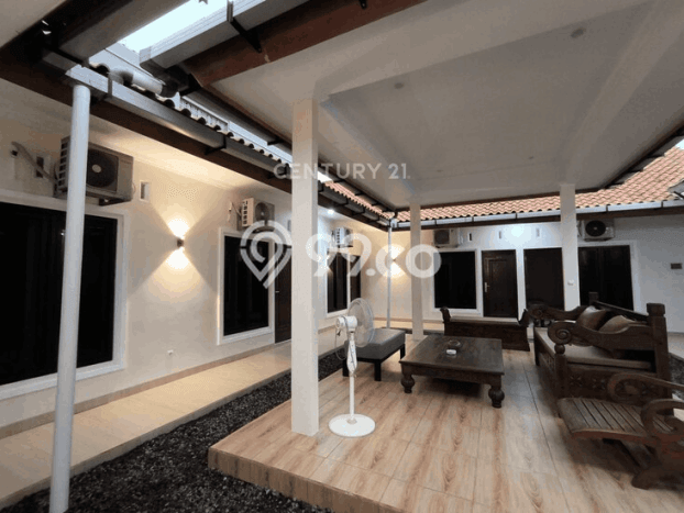 Rumah Elit LB 500m2 Siap Pakai Desain Elegan di Caturtunggal, Yogyakarta Rumah Elit LB 500m2 Siap Pakai Desain Elegan di Caturtunggal, Yogyakarta