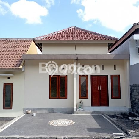 Rumah Strategis di Batuaji, Tabanan, Luas 60m² LB 33m² - HARGA NEGO! Rumah Strategis di Batuaji, Tabanan, Luas 60m² LB 33m² - HARGA NEGO!