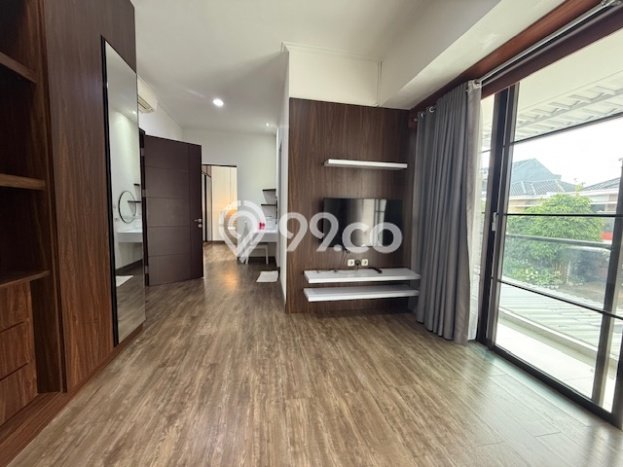 For Sale! Luxury House LT 200m2 Desain Modern di Green Lake City For Sale! Luxury House LT 200m2 Desain Modern di Green Lake City