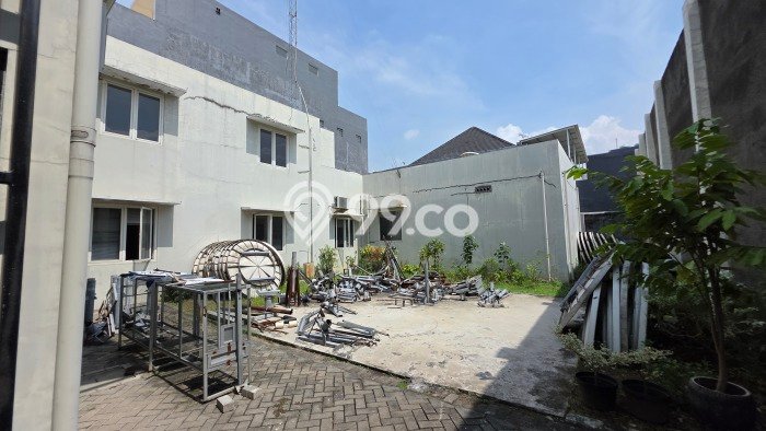 Ready to Use! Premium House LT 700m2 Desain Elegan di Citraland Ready to Use! Premium House LT 700m2 Desain Elegan di Citraland