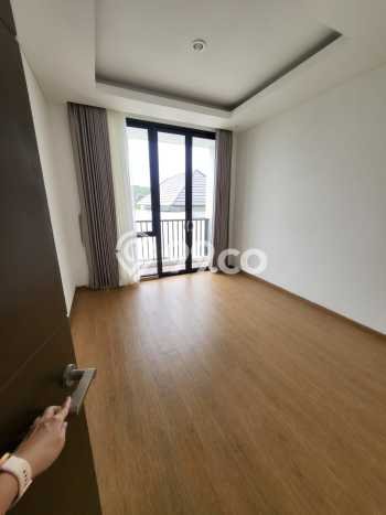 Ready to Use! Premium House LT 144m2 Desain Modern di BSB City Ready to Use! Premium House LT 144m2 Desain Modern di BSB City