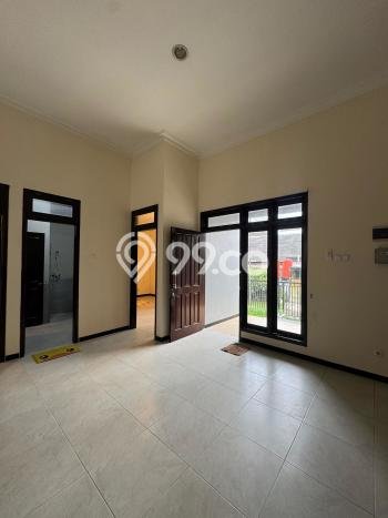 Jual Rumah Bagus Siap Huni LB 100m2 di Banyumanik, Semarang Jual Rumah Bagus Siap Huni LB 100m2 di Banyumanik, Semarang
