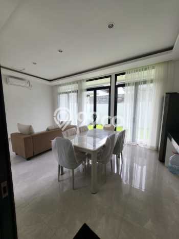 Ready to Use! Premium House LT 144m2 Desain Modern di BSB City Ready to Use! Premium House LT 144m2 Desain Modern di BSB City