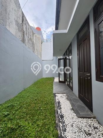 Jual Rumah Bagus Siap Huni LB 100m2 di Banyumanik, Semarang Jual Rumah Bagus Siap Huni LB 100m2 di Banyumanik, Semarang