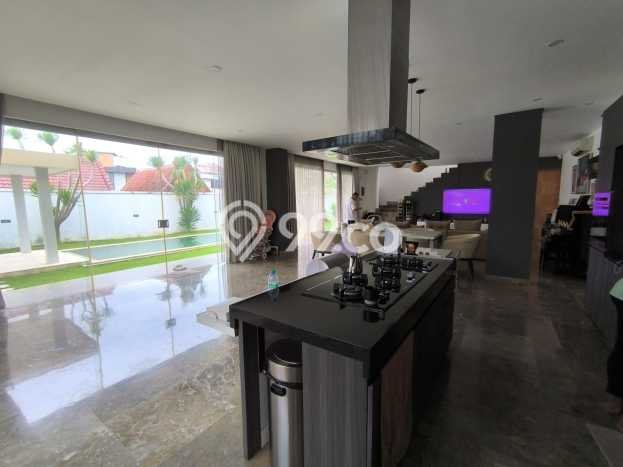 For Sale! Vila Kawasan , Area 400m2m², Posisi Premium For Sale! Vila Kawasan , Area 400m2m², Posisi Premium