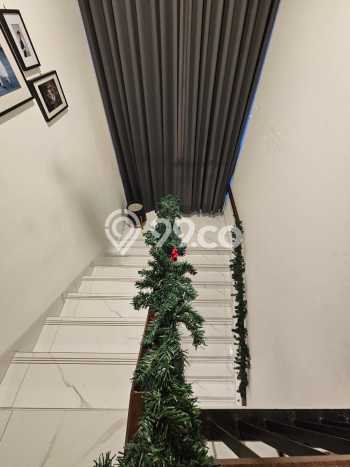Rumah Mewah LB 200m2 Siap Huni Desain Elegan di Alam Sutera, Tangerang Rumah Mewah LB 200m2 Siap Huni Desain Elegan di Alam Sutera, Tangerang