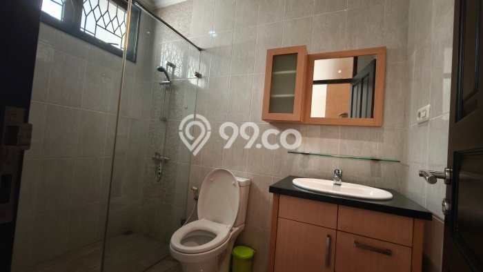 Hunian Mewah LB 329m2 Siap Pakai Desain Elegan di Summarecon Serpong, Tangerang Hunian Mewah LB 329m2 Siap Pakai Desain Elegan di Summarecon Serpong, Tangerang