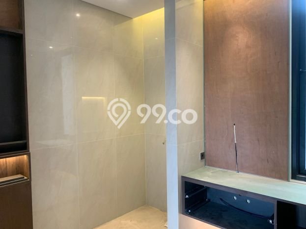 Jual Rumah Luas Megah Dengan View Eksklusif di Cinere, Jakarta Selatan Jual Rumah Luas Megah Dengan View Eksklusif di Cinere, Jakarta Selatan