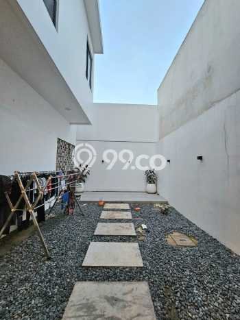 Rumah Mewah LB 200m2 Siap Huni Desain Elegan di Alam Sutera, Tangerang Rumah Mewah LB 200m2 Siap Huni Desain Elegan di Alam Sutera, Tangerang