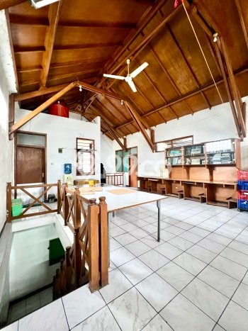 Rumah Modern 6 KT di Dago Bandung Semi Furnished Rumah Modern 6 KT di Dago Bandung Semi Furnished
