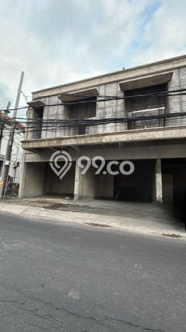 Disewakan Ruko di Kawasan Ramai Canggu Luas 25m2 Disewakan Ruko di Kawasan Ramai Canggu Luas 25m2