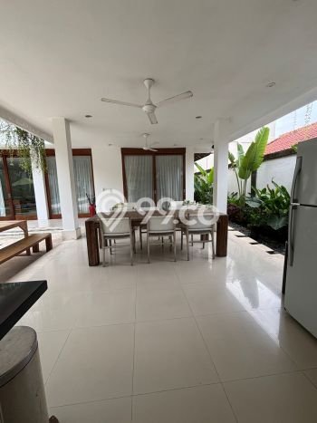Vila Strategis di , Luas 615m2m², Lingkungan Asri dan aman Vila Strategis di , Luas 615m2m², Lingkungan Asri dan aman