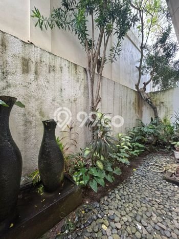 Vila Strategis di , Luas 615m2m², Lingkungan Asri dan aman Vila Strategis di , Luas 615m2m², Lingkungan Asri dan aman